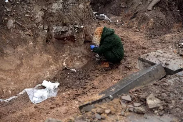 Ankara'da binanın temel kazısında kemik parçaları bulundu Ankara'da binanın temel kazısında kemik parçaları bulundu