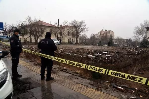 Ankara'da binanın temel kazısında kemik parçaları bulundu Ankara'da binanın temel kazısında kemik parçaları bulundu