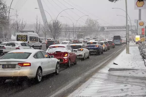 Ankara'da kar yağışı etkili oldu (2) Ankara'da kar yağışı etkili oldu (2)