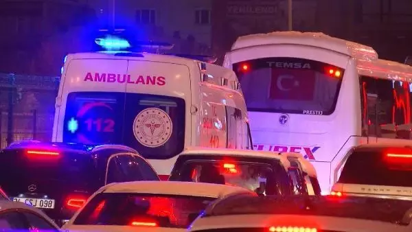 Avcılar D-100'de akşam iş çıkışında trafik durma noktasına geldi Avcılar D-100'de akşam iş çıkışında trafik durma noktasına geldi