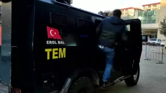 Son dakika haber... Balıkesir merkezli 20 ilde PKK operasyonunda 37 şüpheli yakalandı Son dakika haber... Balıkesir merkezli 20 ilde PKK operasyonunda 37 şüpheli yakalandı