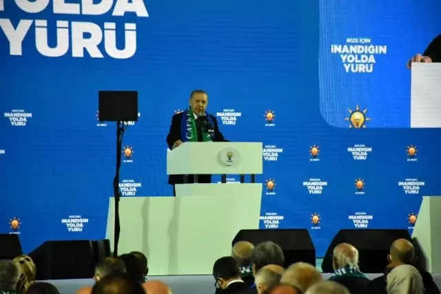 Cumhurbaşkanı Erdoğan: 'Kardeşlerimiz teröristlerin elinde esirdi; Hep bu kardeşlerimizi kurtarmanın hesabını yaptık, çok uğraştık' Cumhurbaşkanı Erdoğan: 'Kardeşlerimiz teröristlerin elinde esirdi; Hep bu kardeşlerimizi kurtarmanın hesabını yaptık, çok uğraştık'