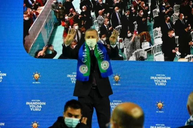 Cumhurbaşkanı Erdoğan: 'Kardeşlerimiz teröristlerin elinde esirdi; Hep bu kardeşlerimizi kurtarmanın hesabını yaptık, çok uğraştık' Cumhurbaşkanı Erdoğan: 'Kardeşlerimiz teröristlerin elinde esirdi; Hep bu kardeşlerimizi kurtarmanın hesabını yaptık, çok uğraştık'