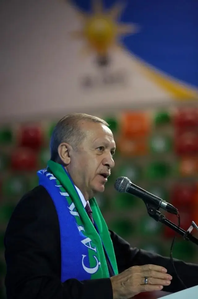 Cumhurbaşkanı Erdoğan: 'Kardeşlerimiz teröristlerin elinde esirdi; Hep bu kardeşlerimizi kurtarmanın hesabını yaptık, çok uğraştık' Cumhurbaşkanı Erdoğan: 'Kardeşlerimiz teröristlerin elinde esirdi; Hep bu kardeşlerimizi kurtarmanın hesabını yaptık, çok uğraştık'
