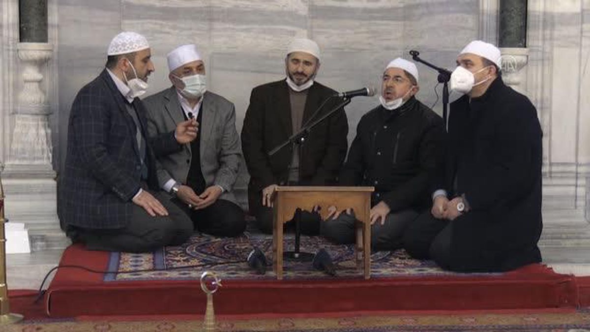 Gara ve 15 Temmuz şehitleri için Fatih Camisi'nde mevlit okutuldu