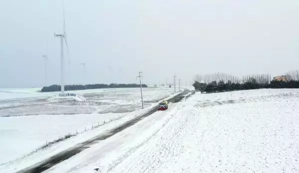 (Havadan fotoğraflarla) Silivri'de kar yağışı devam ediyor (Havadan fotoğraflarla) Silivri'de kar yağışı devam ediyor