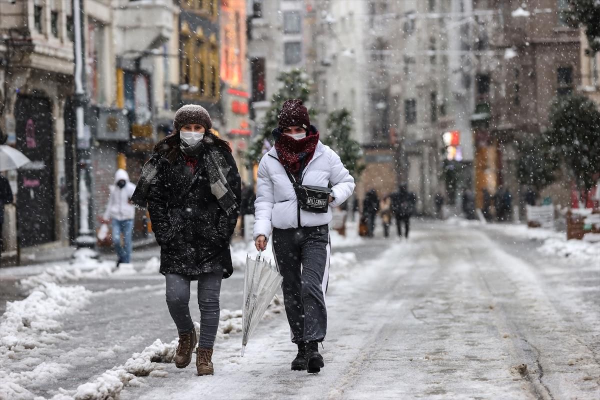 İstanbul'da kar yağışı devam edecek mi? Meteoroloji'den megakent için güncel bir rapor daha