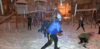 İstanbul'da kar yağışı gece boyu sürdü (Bakırköy,Sultangazi)