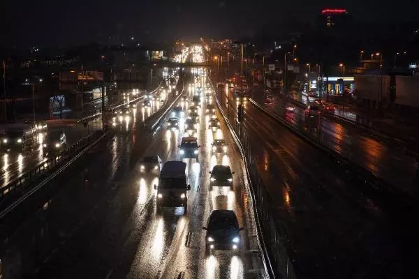 İstanbul'da toplu taşımada yoğunluk İstanbul'da toplu taşımada yoğunluk