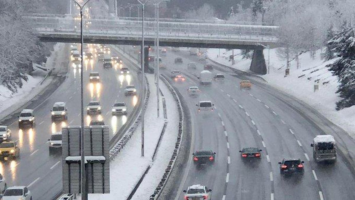 Kısıtlama sonrası İstanbul trafiğinde şaşırtan görüntü! Yoğunluk yüzde 50'yi bile bulmadı