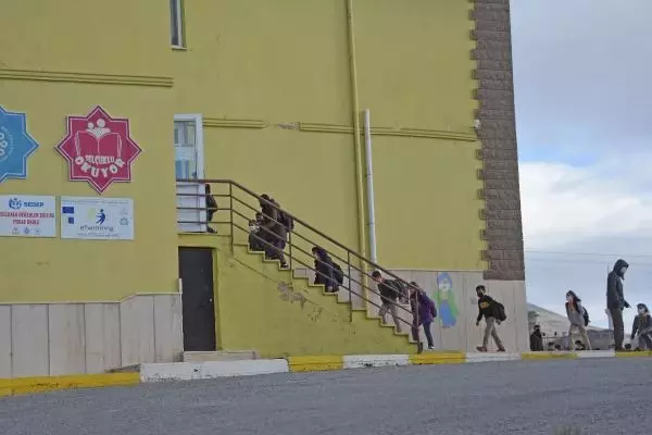 Konya'da köy okullarında yüz yüze eğitim başladı