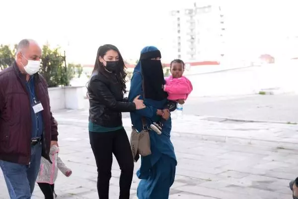 Mavi bültenle aranan DEAŞ mensubu Yeni Zelanda uyruklu kadın terörist adliyeye sevk edildi Mavi bültenle aranan DEAŞ mensubu Yeni Zelanda uyruklu kadın terörist adliyeye sevk edildi