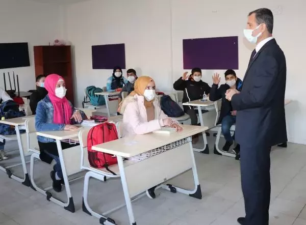 Midyat'ta kırsal mahallelerde yüz yüze eğitim başladı Midyat'ta kırsal mahallelerde yüz yüze eğitim başladı