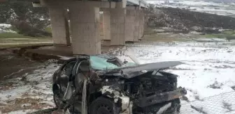 Otomobil taklalar atarak köprüden uçtu: 1 ölü, 1 yaralı