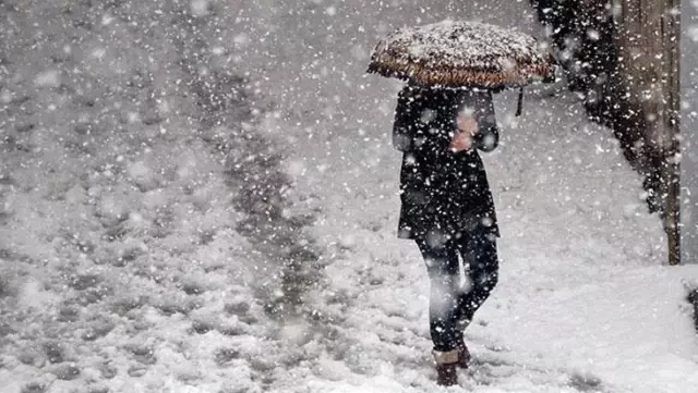 Sinop, Zonguldak ve Kastamonu'da kar yağışı nedeniyle yüz yüze eğitime 2 gün daha ara verildi Sinop, Zonguldak ve Kastamonu'da kar yağışı nedeniyle yüz yüze eğitime 2 gün daha ara verildi