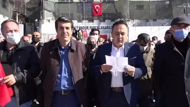 Son dakika haber... Terör örgütü PKK tarafından 13 Türk vatandaşının şehit edilmesine tepki Son dakika haber... Terör örgütü PKK tarafından 13 Türk vatandaşının şehit edilmesine tepki