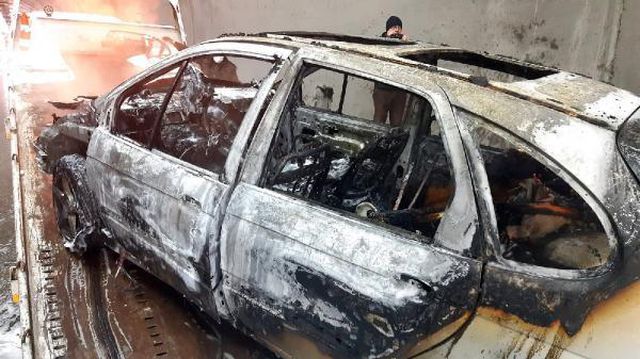 Tünelde seyir halindeki otomobilde yangın çıktı (2)