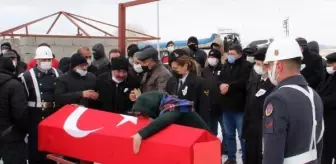 Balık tutmaya gittiği denize düşerek boğulan uzman çavuş toprağa verildi