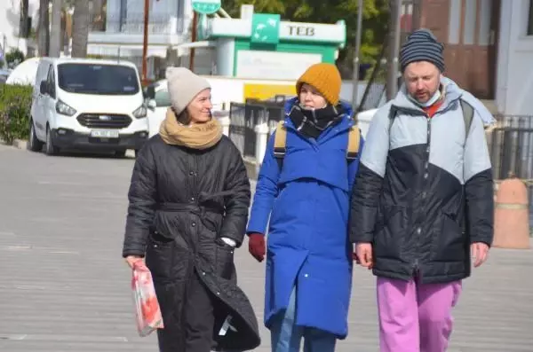 Bodrum'da fırtına hayatı olumsuz etkiledi Bodrum'da fırtına hayatı olumsuz etkiledi