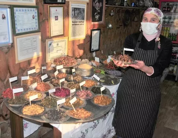 Damla sakızlı kahveli mantı yaptı, büyük beğeni aldı Haberler