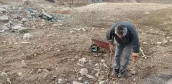 Ekmeğini demirden ve taştan çıkartıyor