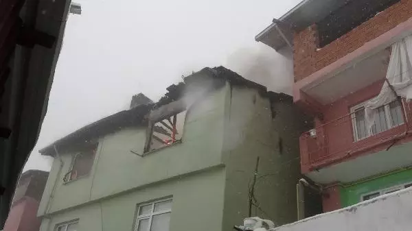Evde çıkan yangında kalp hastası adamın yapay kalp destek cihazı yandı Evde çıkan yangında kalp hastası adamın yapay kalp destek cihazı yandı