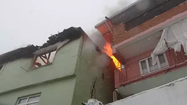 Evde çıkan yangında kalp hastası adamın yapay kalp destek cihazı yandı Evde çıkan yangında kalp hastası adamın yapay kalp destek cihazı yandı