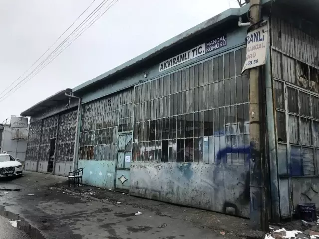 Açmak istediği boş yağ varili bomba gibi patladı! İşçi, feci şekilde can verdi Açmak istediği boş yağ varili bomba gibi patladı! İşçi, feci şekilde can verdi