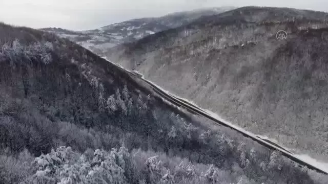 Akçakoca'da şiddetli rüzgar nedeniyle dalga boyu 6 metreye ulaştı Akçakoca'da şiddetli rüzgar nedeniyle dalga boyu 6 metreye ulaştı