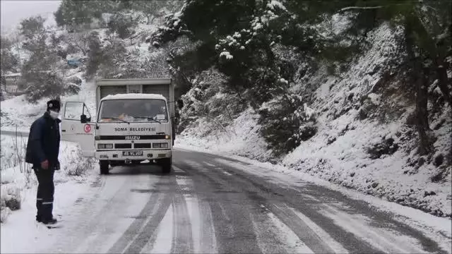 Kar yağışı 3. gününde de etkisini sürdürüyor Kar yağışı 3. gününde de etkisini sürdürüyor