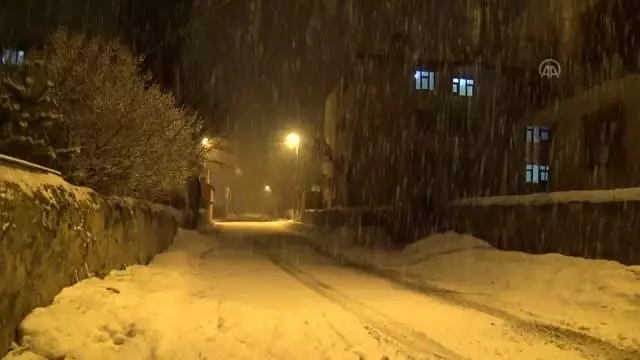 Kar yağışı etkili oluyor Kar yağışı etkili oluyor