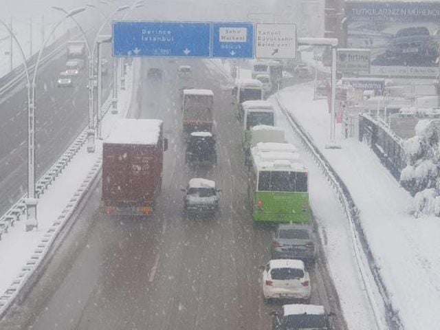 kocaeli de kar yagisi ulasimi olumsuz etkiled 10 13930624 o