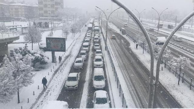 kocaeli de kar yagisi ulasimi olumsuz etkiled 2 13930624 o