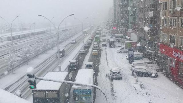 kocaeli de kar yagisi ulasimi olumsuz etkiled 4 13930624 o