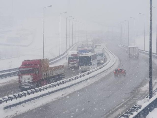 kocaeli de kar yagisi ulasimi olumsuz etkiled 5 13930624 o