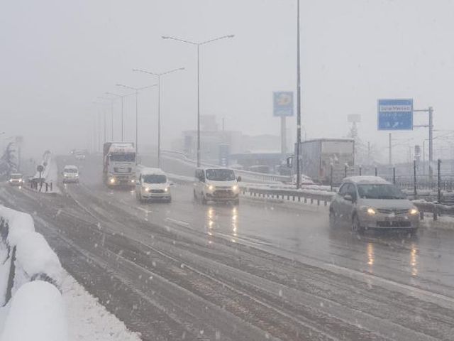 kocaeli de kar yagisi ulasimi olumsuz etkiled 7 13930624 o