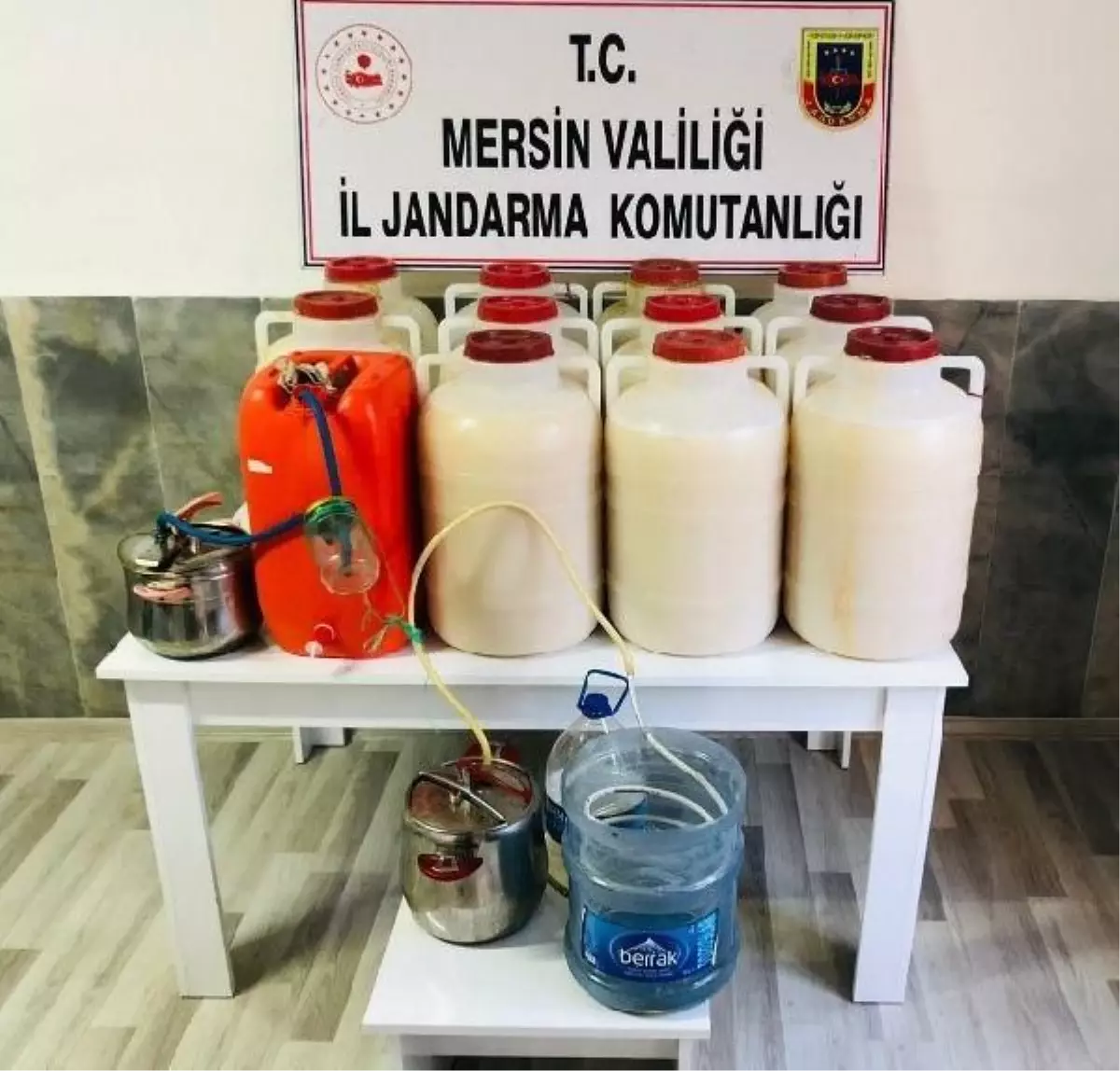 Mersin'de 485 litre sahte içki ele geçirildi