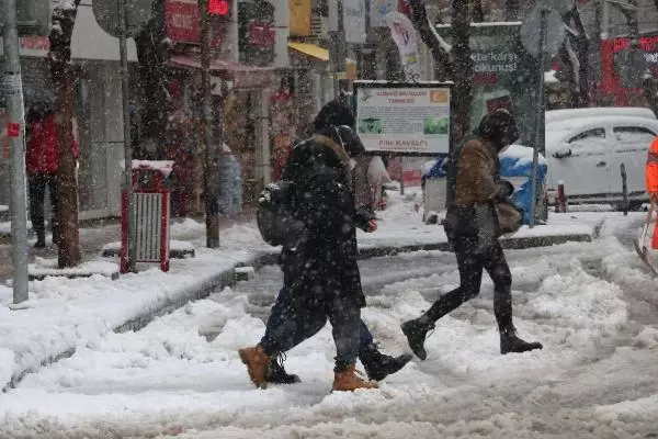 Samsun'da yüz yüze eğitime kar molası Samsun'da yüz yüze eğitime kar molası