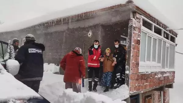 Son dakika haber... Sancıları başlayan hamile kadını UMKE ekibi hastaneye yetiştirdi Son dakika haber... Sancıları başlayan hamile kadını UMKE ekibi hastaneye yetiştirdi