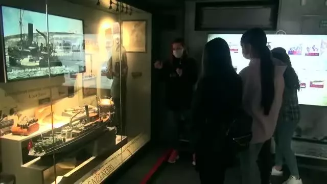 Silopi'de Çanakkale Mobil Müze aracına yoğun ilgi Silopi'de Çanakkale Mobil Müze aracına yoğun ilgi