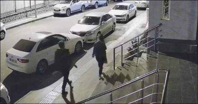 Sokak ortasında öldürülen Gülistan'ın, katili olan kardeşiyle aynı sokakta yürüdüğü görüntüler ortaya çıktı