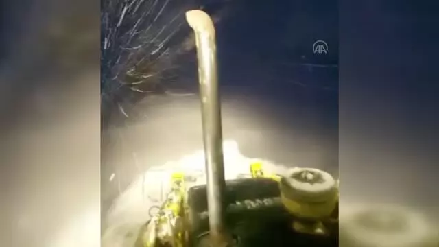 Tipide mahsur kalan vatandaşların imdadına karla mücadele ekipleri yetişti Tipide mahsur kalan vatandaşların imdadına karla mücadele ekipleri yetişti