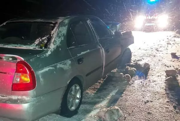 TIR ile otomobil çarpıştı: 4 yaralı TIR ile otomobil çarpıştı: 4 yaralı