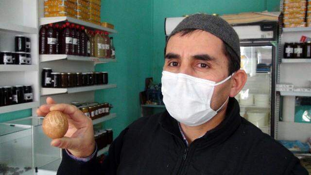 Üzerinde 'Allah' yazan yumurta görenleri hayrete düşürdü: Hayran kaldık