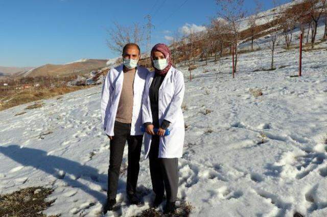 Van'ın Gevaş ilçesindeki aşı çalışmasıyla Hollanda'da bir kanala haber doktor konuştu: Çok mutluyuz