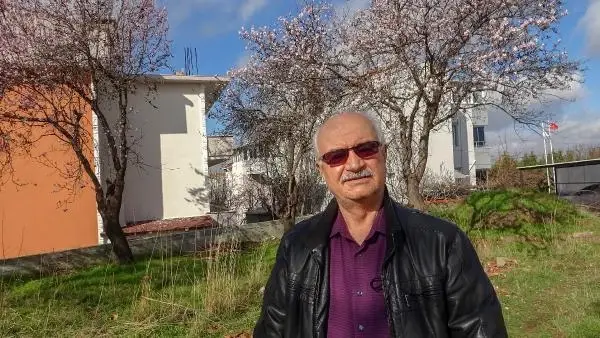 Yalancı bahara aldanıp, çiçeklenen meyve ağaçları buz tuttu Yalancı bahara aldanıp, çiçeklenen meyve ağaçları buz tuttu