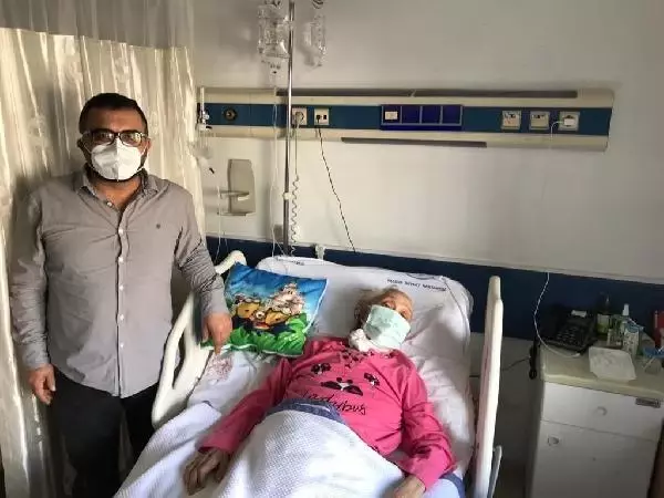 Yalova Devlet Hastanesi'nde ilk kez mikro cerrahi yöntemiyle beyin tümörü ameliyatı gerçekleşti Yalova Devlet Hastanesi'nde ilk kez mikro cerrahi yöntemiyle beyin tümörü ameliyatı gerçekleşti