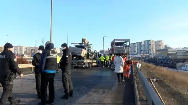 Son dakika haberi! Ankara'da iki kamyonet çarpıştı: 1 ölü, 1 yaralı Son dakika haberi! Ankara'da iki kamyonet çarpıştı: 1 ölü, 1 yaralı