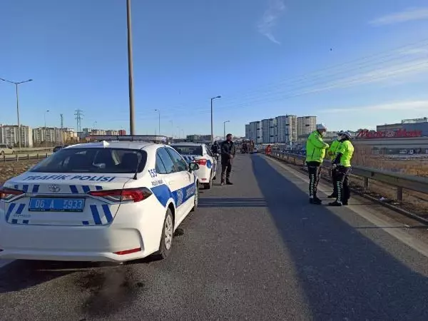 Son dakika haberi! Ankara'da iki kamyonet çarpıştı: 1 ölü, 1 yaralı Son dakika haberi! Ankara'da iki kamyonet çarpıştı: 1 ölü, 1 yaralı