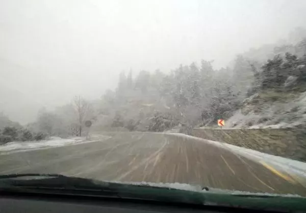 Antalya'nın yüksek kesimlerine kar yağdı Antalya'nın yüksek kesimlerine kar yağdı